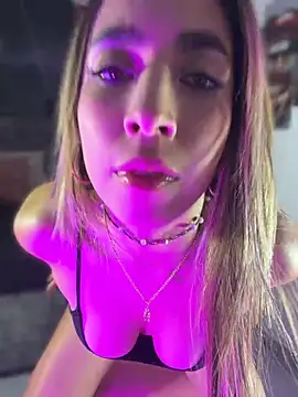 Sophiexx  online show from April 8, 2026, 1:44 pm