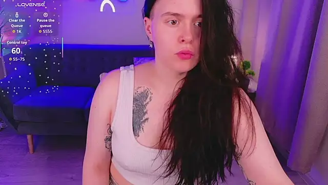 JustMira online show from June 15, 2026, 11:07 pm