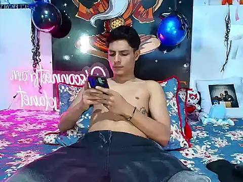 Snapshot of Eliassalvatore_ chatting on February 19, 2026, 3:52 pm Eliassalvatore online show from February 19, 2026, 3:52 pm