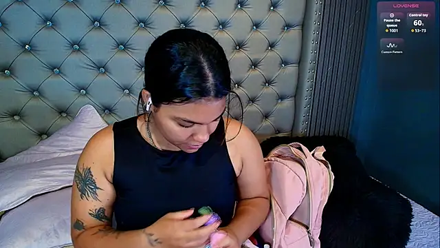 NAOMI cute  online show from April 9, 2026, 5:51 pm