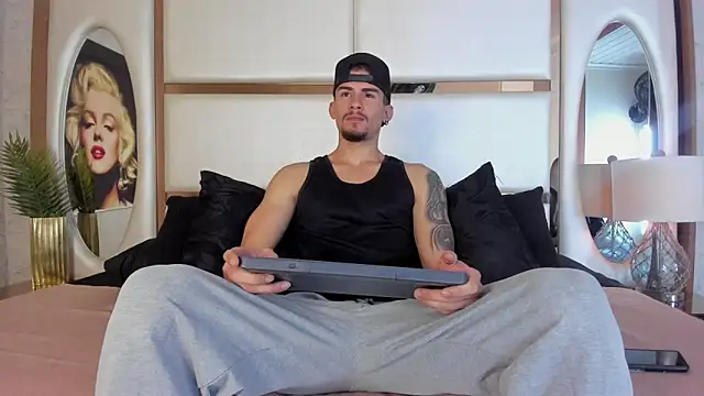 SharonTygaX online show from March 10, 2026, 2:33 pm