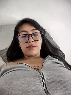 Snapshot of hon3ybloddy chatting on February 24, 2026, 8:40 pm hon3ybloddy online show from February 24, 2026, 8:40 pm