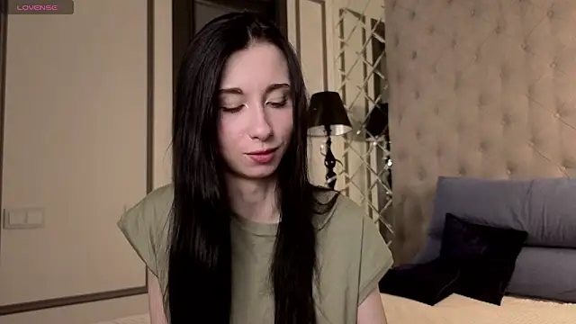 MiguelinaRasmuson online show from April 10, 2026, 11:15 am