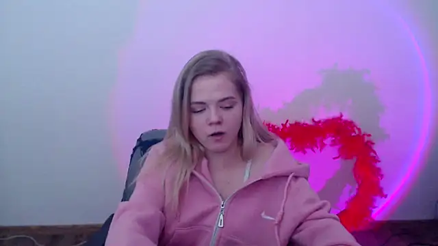 Snapshot of FoxiLana chatting on February 28, 2026, 9:21 am FoxiLana online show from February 28, 2026, 9:21 am