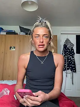 ScarlettGold  online show from April 7, 2026, 3:34 pm