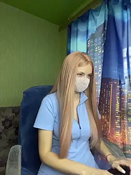 SophieBlackwood online show from April 1, 2026, 1:41 pm