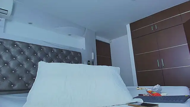 Snapshot of PapiLucca chatting on February 28, 2026, 4:30 pm PapiLucca online show from February 28, 2026, 4:30 pm