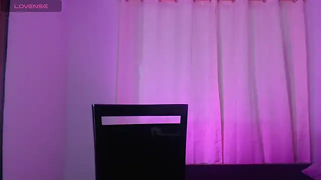 Snapshot of _Moon_rose chatting on February 25, 2026, 1:32 pm Moon rose online show from February 25, 2026, 1:32 pm