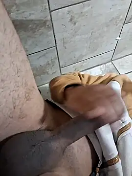 gueboloco2626 online show from March 10, 2026, 12:43 pm