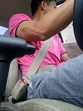 gueboloco2626 online show from April 13, 2026, 1:16 pm