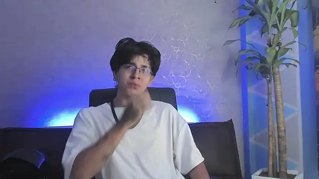 Snapshot of Angel_scott2 chatting on March 1, 2026, 11:12 am Angel scott2 online show from March 1, 2026, 11:12 am