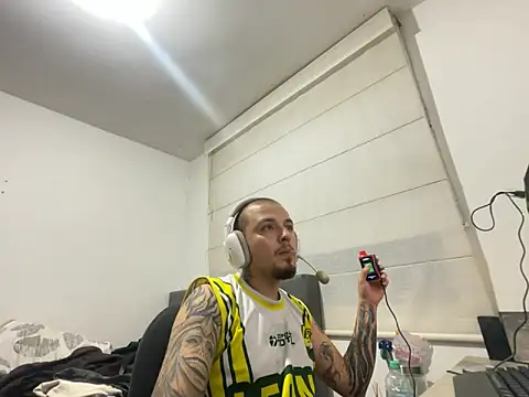 Maximo Garcia17 online show from March 3, 2026, 2:28 am