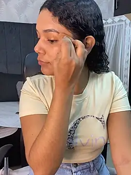 Miaafoxx   online show from February 24, 2026, 7:34 pm