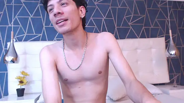 LeoFeniix online show from February 26, 2026, 4:33 am