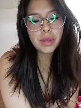 Rosyshadow online show from May 15, 2026, 7:10 pm