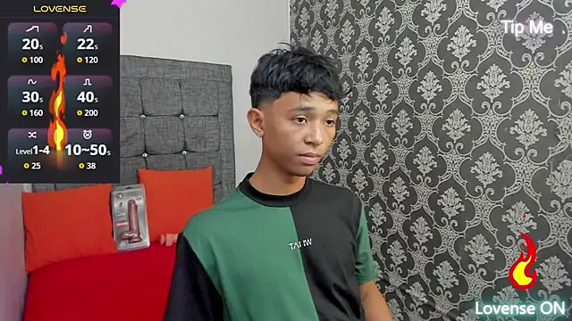 Snapshot of Little_Twink19x chatting on May 30, 2026, 7:44 pm Little Twink19x online show from May 30, 2026, 7:44 pm
