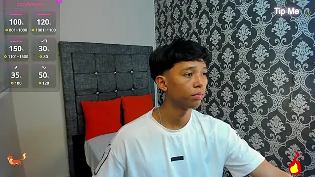 Little Twink19x online show from July 9, 2026, 7:29 pm