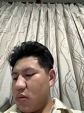 zhuendong000001 online show from May 25, 2026, 12:55 pm