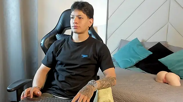 TonyPetrovjs online show from March 14, 2026, 5:13 am