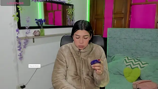 Aysha winxs online show from April 1, 2026, 3:40 am