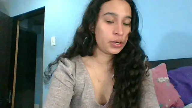 scarlettscottx  online show from July 6, 2026, 1:57 am