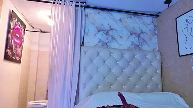 QueenSallyDesire online show from May 11, 2026, 2:06 am