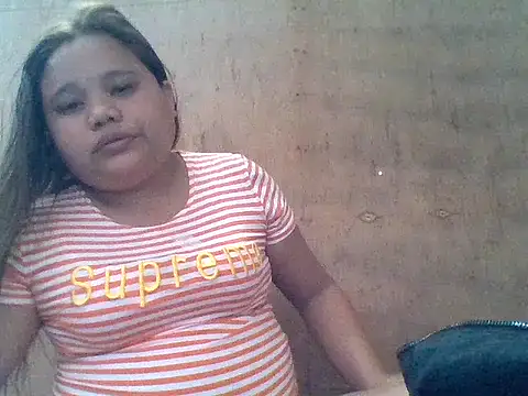 sweetlyn31 online show from June 4, 2026, 12:38 am