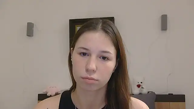 Snapshot of RevolutionAstra chatting on February 26, 2026, 7:24 pm RevolutionAstra online show from February 26, 2026, 7:24 pm