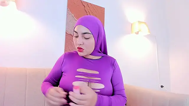 Snapshot of Malika_Noor chatting on May 7, 2026, 2:11 pm Malika Noor online show from May 7, 2026, 2:11 pm