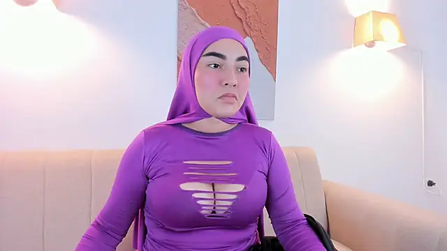 Snapshot of Malika_Noor chatting on May 9, 2026, 2:11 pm Malika Noor online show from May 9, 2026, 2:11 pm