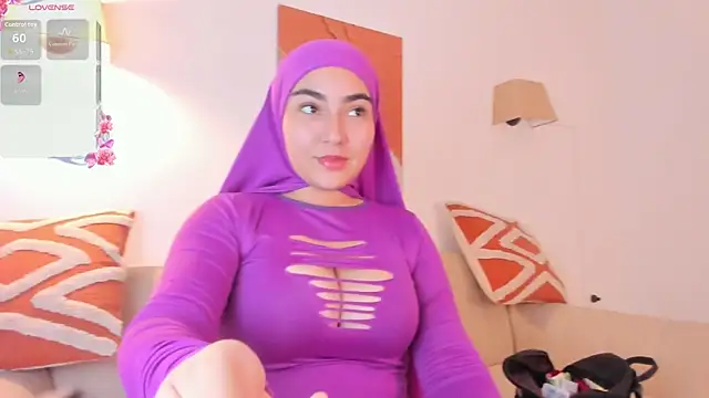 Snapshot of Malika_Noor chatting on May 24, 2026, 4:34 pm Malika Noor online show from May 24, 2026, 4:34 pm