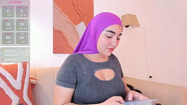 Snapshot of Malika_Noor chatting on May 25, 2026, 3:07 pm Malika Noor online show from May 25, 2026, 3:07 pm