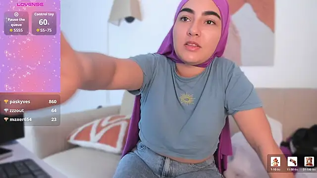 Snapshot of Malika_Noor chatting on May 27, 2026, 3:42 pm Malika Noor online show from May 27, 2026, 3:42 pm