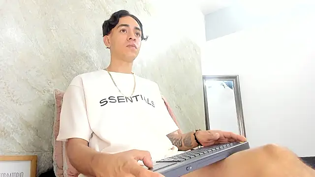 Mick-lollipop online show from March 13, 2026, 7:53 pm