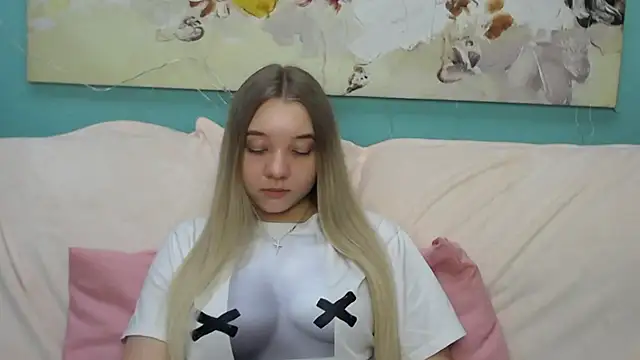 MilanaSiia online show from April 5, 2026, 4:59 pm