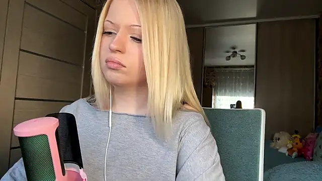 JeneeBIanks online show from March 15, 2026, 12:44 pm