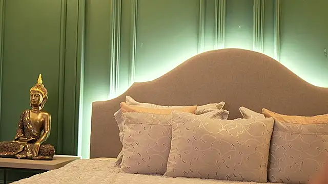 Amara Velvet  online show from March 30, 2026, 9:38 pm