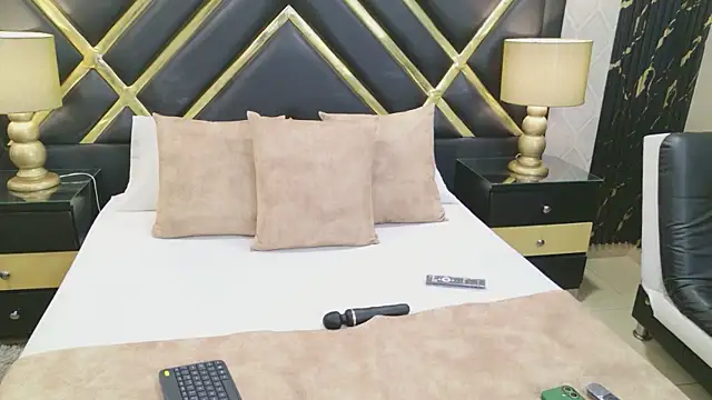 AmberHundson online show from February 21, 2026, 7:26 pm