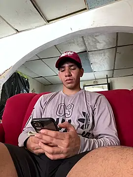 Alejandrososas online show from May 23, 2026, 5:39 pm