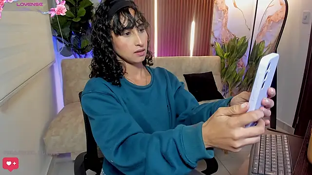 Antonella Moretti  online show from March 25, 2026, 4:18 am