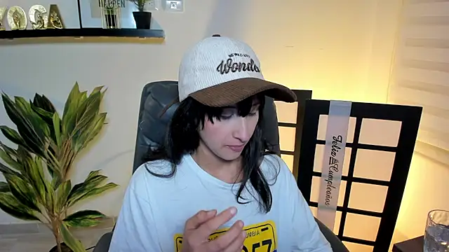 Snapshot of Antonella_Moretti_ chatting on June 17, 2026, 3:31 am Antonella Moretti online show from June 17, 2026, 3:31 am
