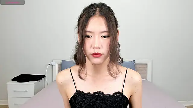 Kiraeko online show from April 17, 2026, 10:02 pm