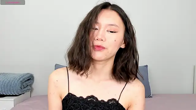 Kiraeko online show from May 26, 2026, 5:14 am