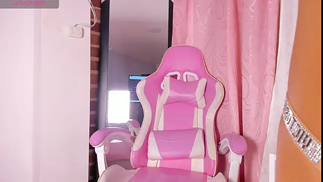 Snapshot of nicol_fury chatting on February 27, 2026, 9:37 pm nicol fury online show from February 27, 2026, 9:37 pm