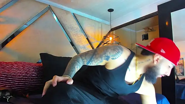 Snapshot of SantiagoHincapiie chatting on February 25, 2026, 4:22 am SantiagoHincapiie online show from February 25, 2026, 4:22 am