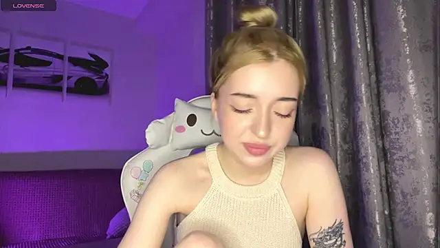 Snapshot of EllianaMiller chatting on March 1, 2026, 10:23 pm EllianaMiller online show from March 1, 2026, 10:23 pm