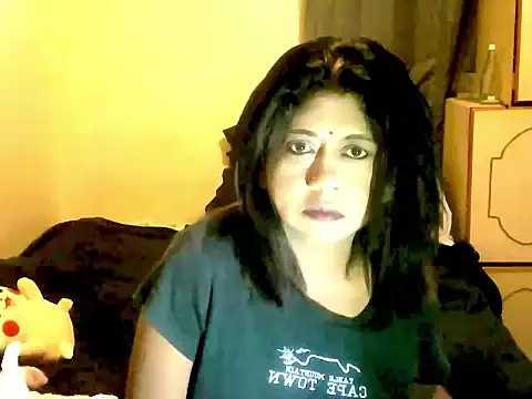 IndianPleasures21 online show from April 17, 2026, 5:38 pm