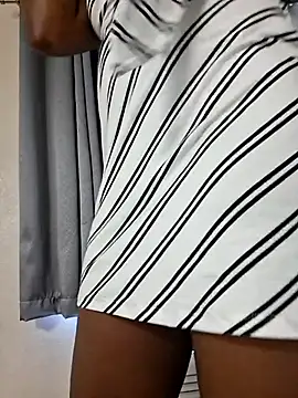 Snapshot of krissycream7 chatting on March 7, 2026, 4:04 pm krissycream7 online show from March 7, 2026, 4:04 pm