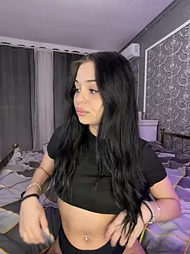 Snapshot of Olivia_Noor chatting on May 12, 2026, 9:01 pm Olivia Noor online show from May 12, 2026, 9:01 pm