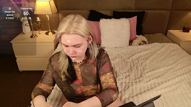 Ivy Marlowe online show from June 7, 2026, 5:33 am